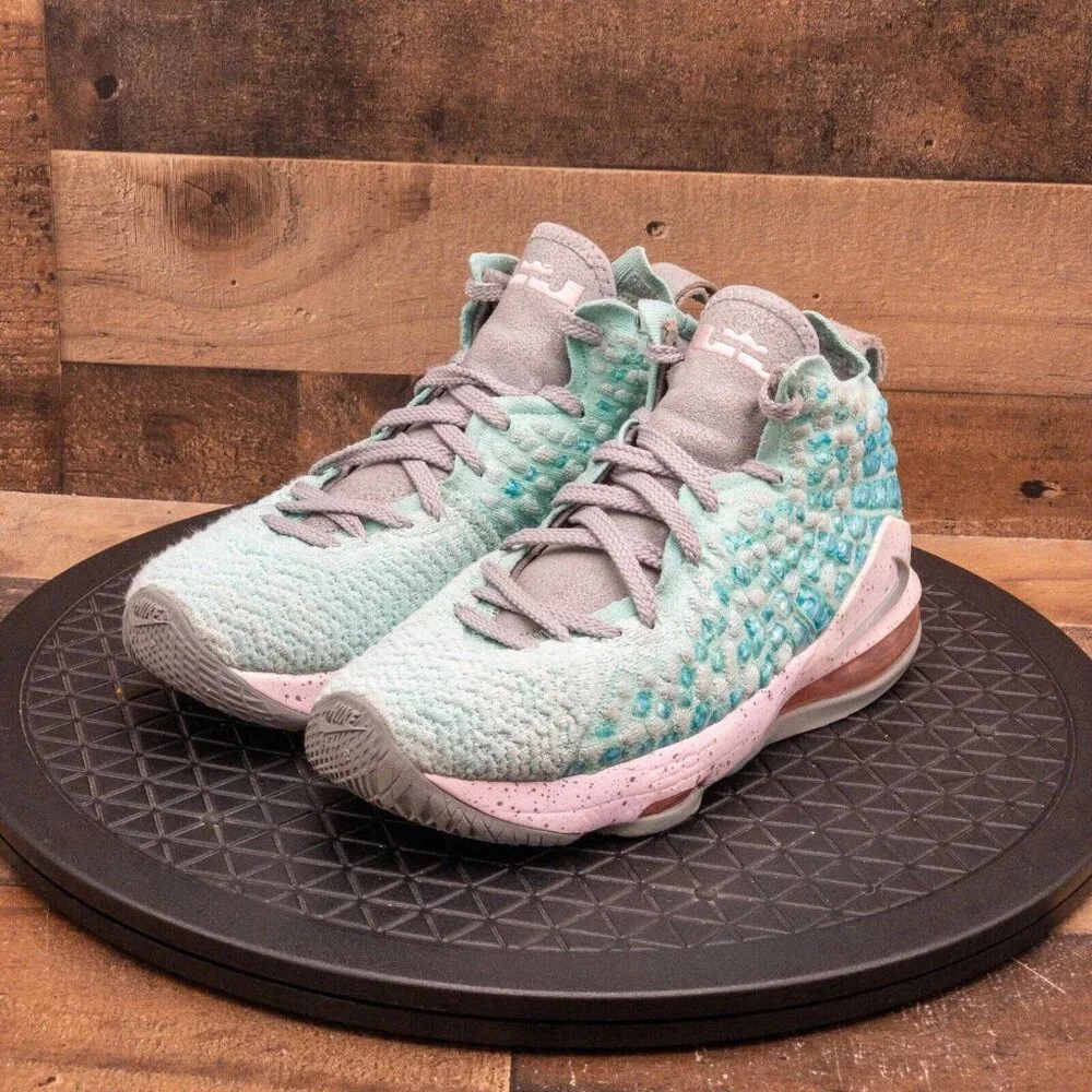 NIKE LEBRON 17 SOUTH BEACH KIDS ATHLETIC SHOES BASKETBALL GYM BLUE SIZE 5Y